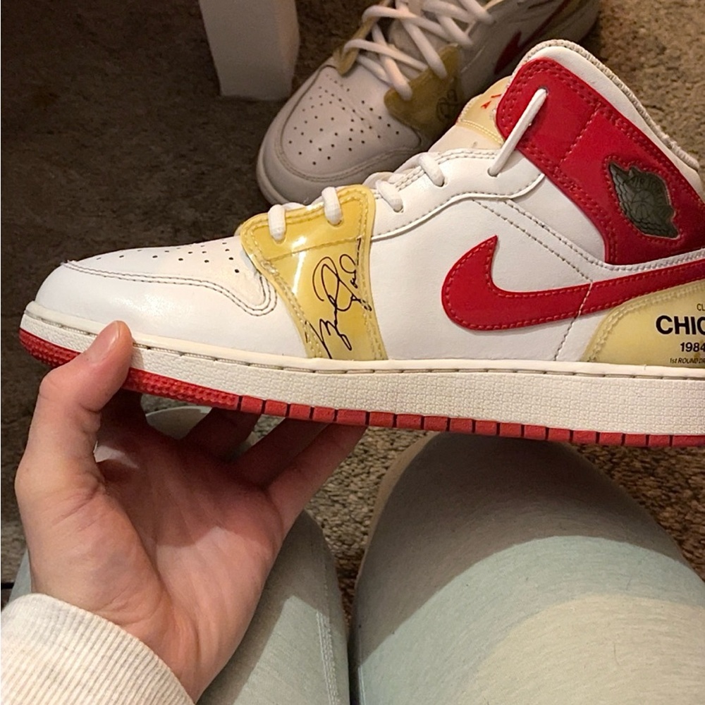 Air Jordan Mid 1 Sneaker Size 6